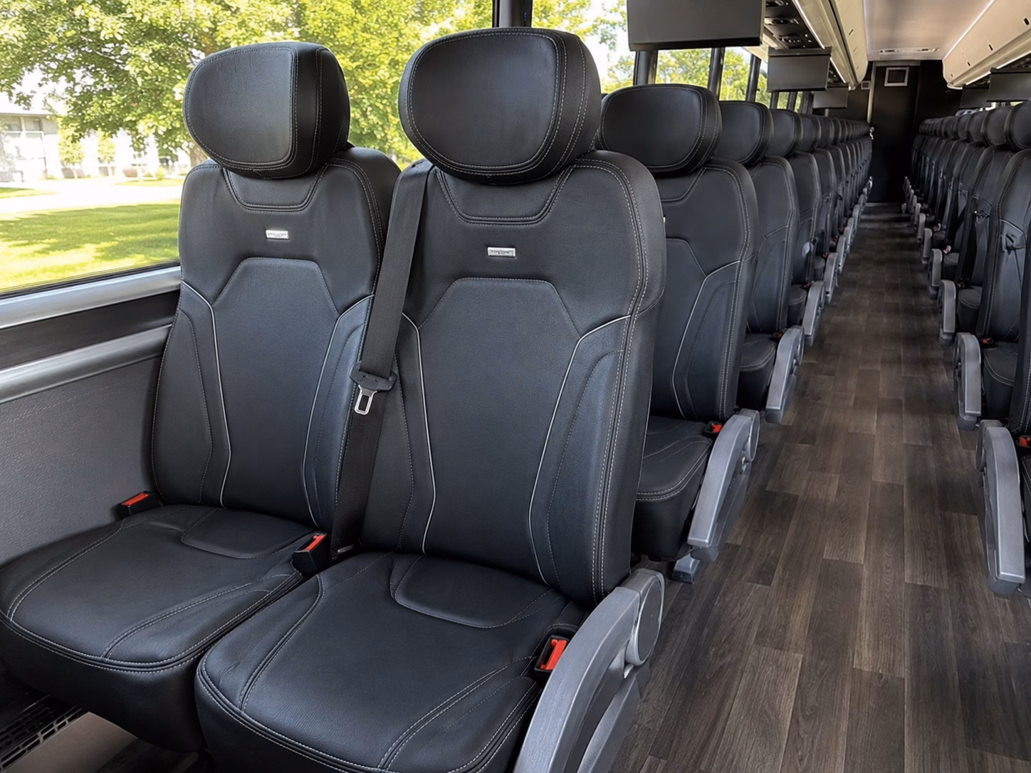 bachelorette and birthday group buses to charleston tasting rooms and wine bars