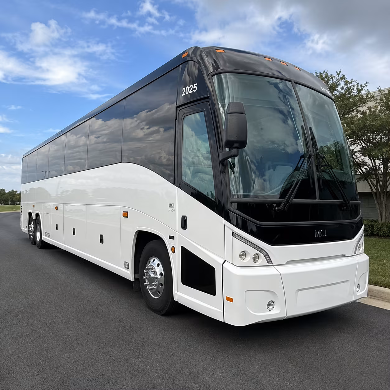 convention and conference shuttle buses at the north charleston coliseum